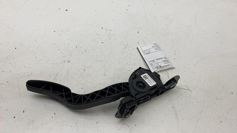 ⭕ 2016-2020 Tesla Model X Accelerator Throttle Pedal Assembly BE5C9F83