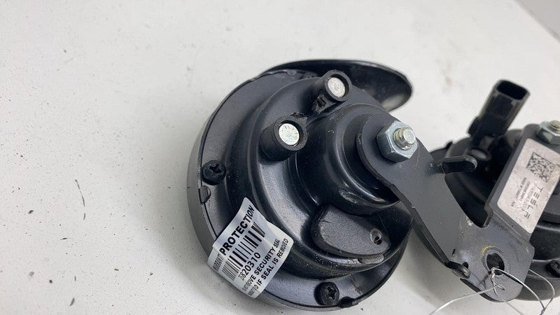 ⭕ 2017-2023 Tesla Model 3 M3 High + Low Pitch Tone Horn w/ Bracket 148