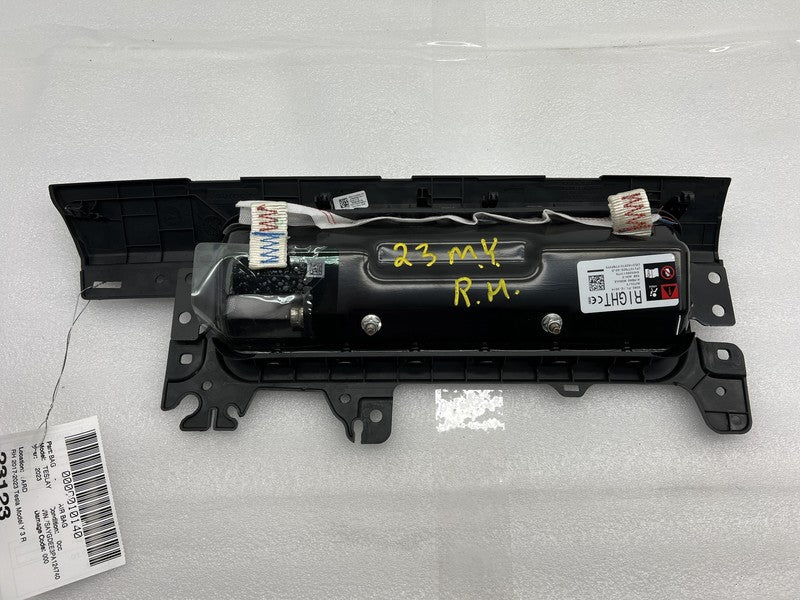 1077826-00-D ❇️17-23 Tesla Model Y 3 Right Knee Airbag Passenger Safety Module RH OEM 1077826