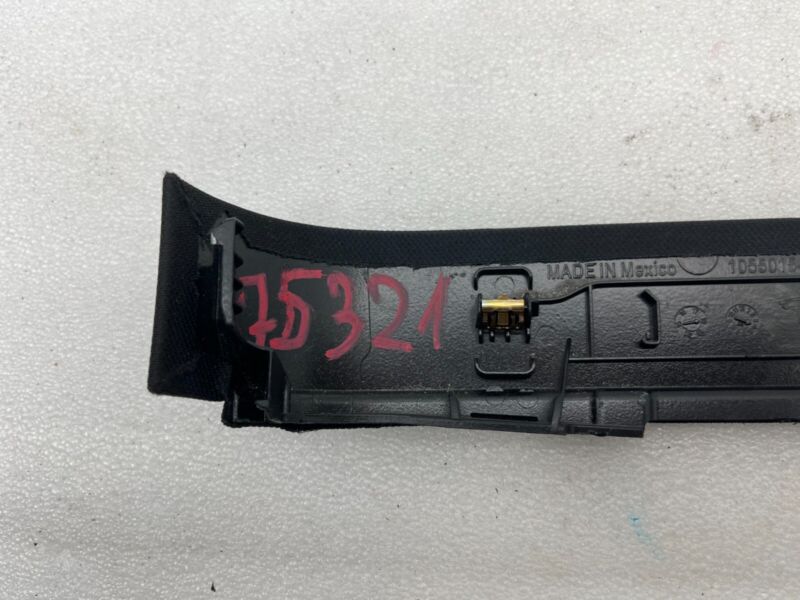 1058265 35 C ⭕ 2016-2020 Tesla Model X Rear Falcon Door Trim Molding Cover Right 1058265-35-C
