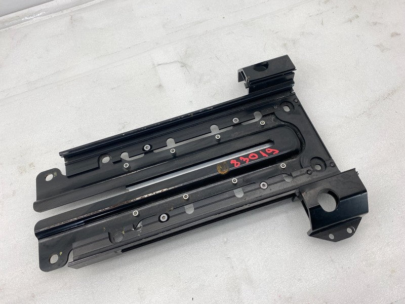 105971700B ⭕2016-2020 Tesla Model X Rear Left 2nd Row Seat Frame Plate Catcher 1059717-00-B