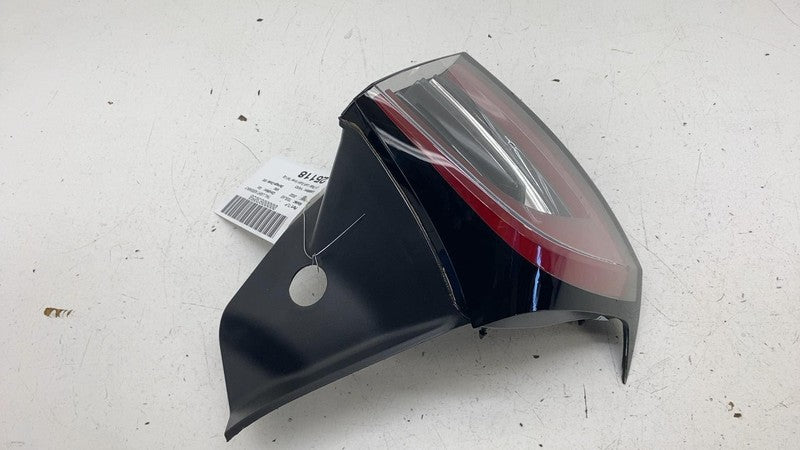 ⭕ 17-22 Model 3 Rear Left Outer Exterior Taillight Tail Lamp 3-Pin 107