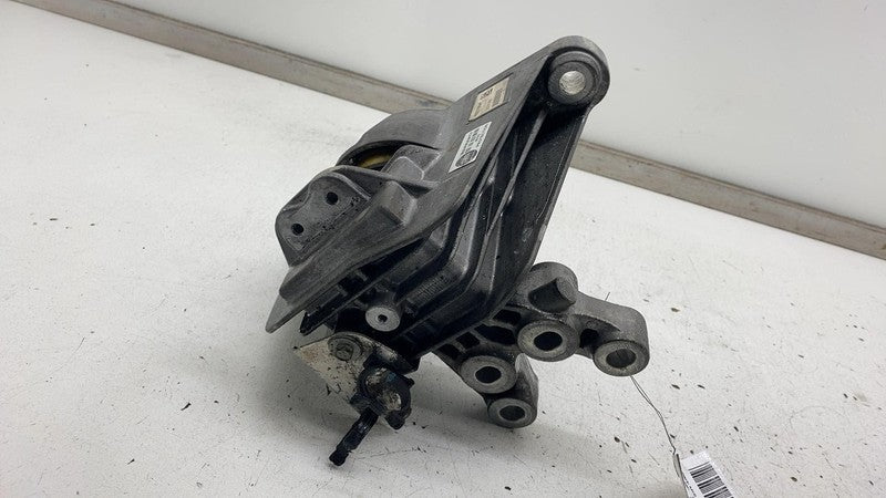 68237965AF 2022-2023 Motor and Transmission Mount Insert Isolator 68237965AF Assembly OEM