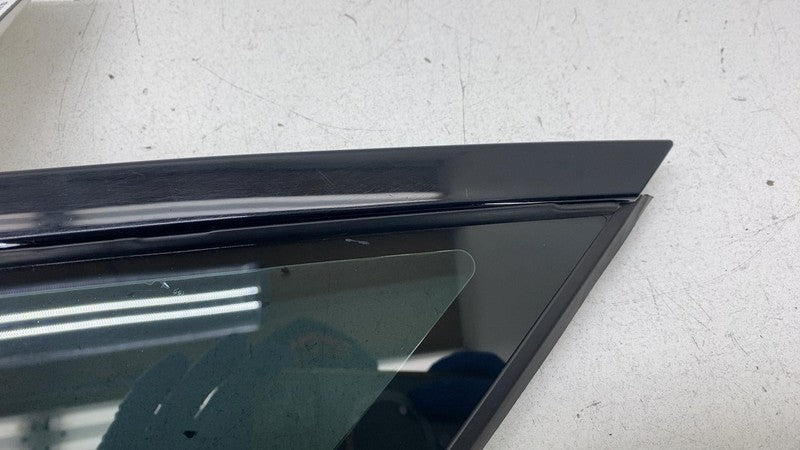 PT00009493 G 2022-2024 Rivian R1T R1S Passenger Side Door Corner Window Glass Right Assembly