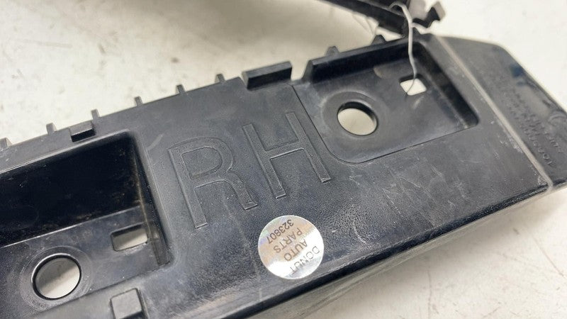 ⭕ 2017-2023 Model 3 Rear Right Retainer Wing & Tail Light Bracket 1083