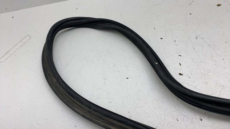 ⭕ 14-21 Maserati Ghibli Rear Trunk Deck Lid Body Weatherstrip Gasket Rubber Seal