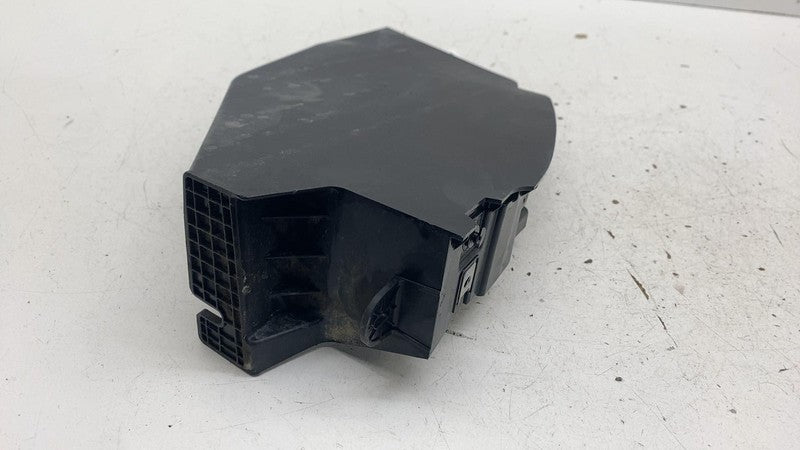 ⭕ 2022 Rivian EDV-700 Van Front Driver Side Bracket Cladding Left LH P