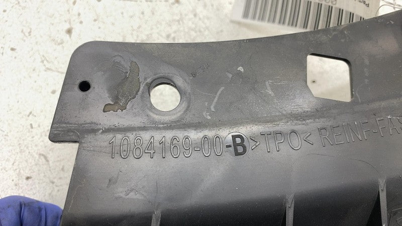 1084169 00 B 2017-2023 Tesla Model 3 M3 Front Bumper End Carrier Upper Left Bracket Support