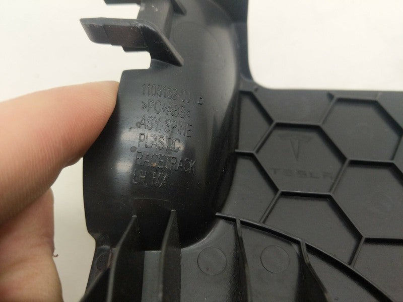 1105132 00 D ⭕16-22 Model X Driver Side Spine Plastic Race Track Trim Panel Left 1105132-00-D