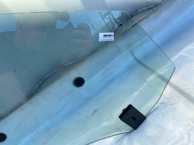 ⭕ 2021-2023 Tesla Model 3 Front Passenger Door Window Glass Right RH D