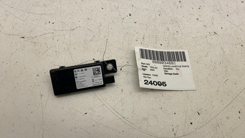 1780580 00 C 2024-2025 Tesla Model 3 Interior End Point Module Booster Universal 1780580-00-C
