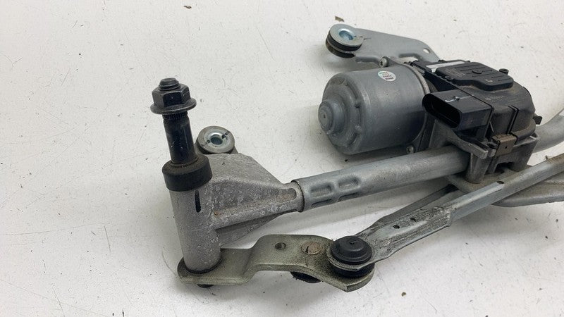 31696283 ⭕ 21-23 Polestar 2 Front Windshield Wiper Transmission Linkage w/ Motor 31696283