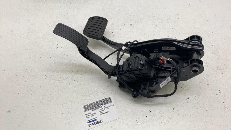 104469100D ⭕ 2017-2024 Model 3 Accelerator and Brake Foot Pedal w/ Switch Base 1044691-00-D