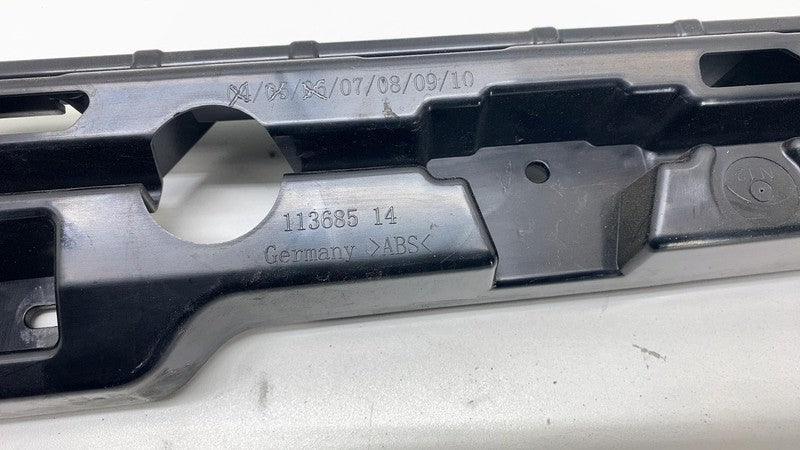 ⭕ 18-22 BMW 530e Right Center Skirt Rocker Molding Panel Support Mount