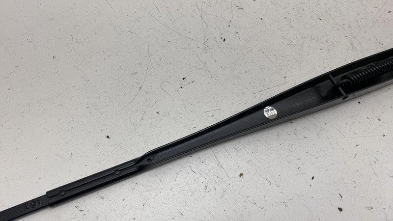 ⭕ 2025 Rivian R1S Front Passenger Side Windshield Wiper Arm Right OEM