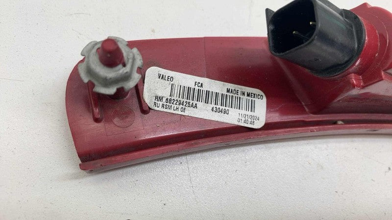 68229425AA ⭕ 2017-2025 Chrysler Pacifica Rear Left Marker Light Lamp Reflector 68229425AA