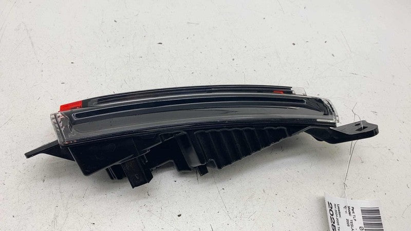 1712514-00-E ⭕24-25 Model 3 Rear Right Lower Bumper Taillight Lamp LED Reflector 1712514-00-E