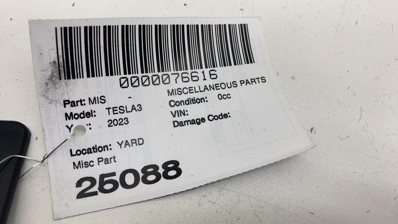 108399000K ⭕ 2017-2023 Model 3 Rear Left Retainer Wing & Tail Light Bracket LH 1083990-00-K