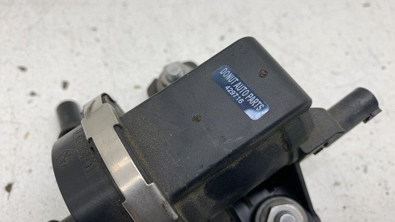 2018 2019 BMW 530e Emission Purge Solenoid Control Valve w/ Bracket 74