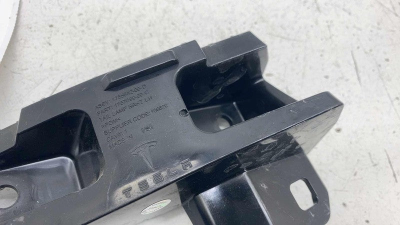 ⭕ 2024-2025 Model 3 Rear Left Taillight Tail Lamp Mount Bracket LH 175