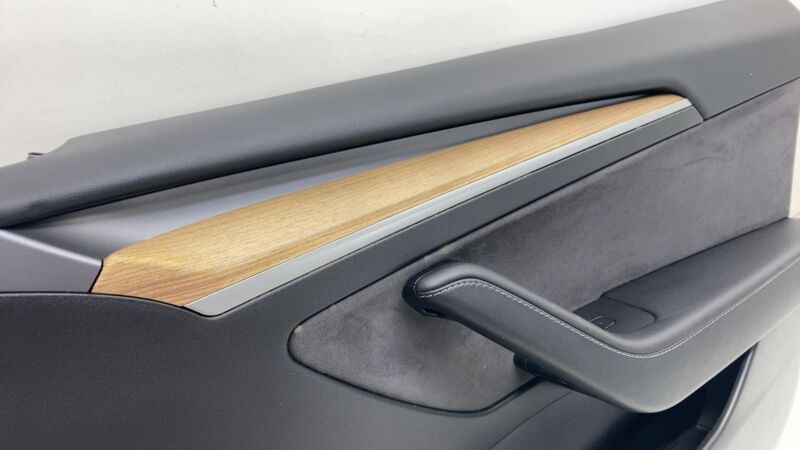 1593863-00-A ⭕ 2021-2023 Tesla Model 3 Front Right Interior Door Panel Trim Card 1593863-00-A