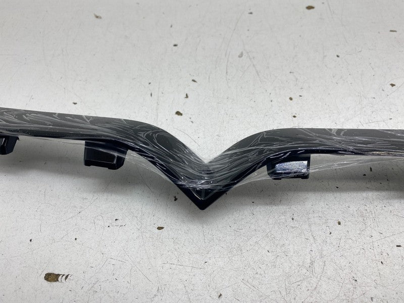 1611012 00 C ⭕ 21-25 Tesla Model S Front Bumper Upper Grille Trim V-Bar Insert 1611012-00-C