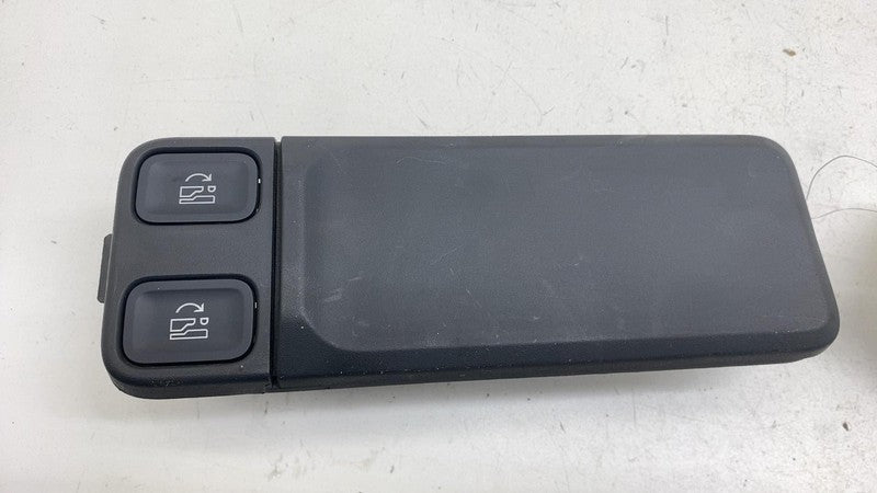 ⭕ 22-25 Rivian R1S Rear Left Quarter Trim Cover & Switch & Outlet PT00