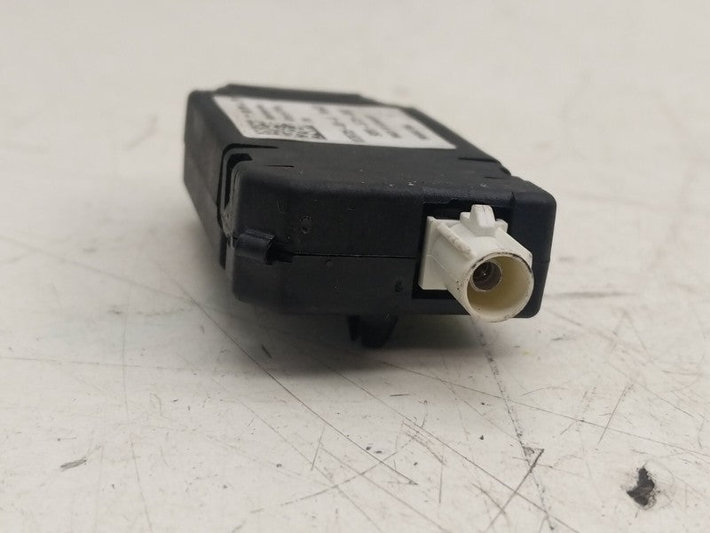 1079735 00 A ⭕ 2017-2023 Model 3 Y Infotainment Antenna Amplifier AMP Radio FM 1079735-00-A