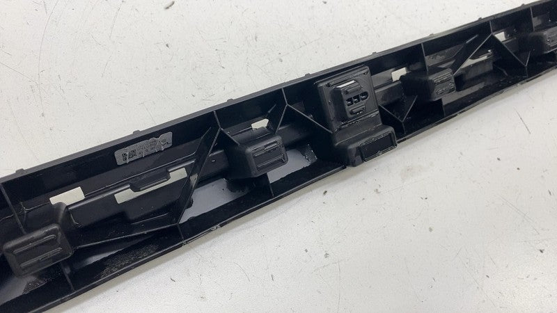 32216386 ⭕ 2021-2023 Polestar 2 Front Left Skirt Rocker Molding Panel Bracket LH 32216386