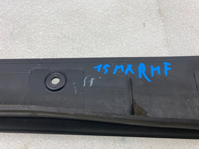 1006024 ⭕ 16-20 Model X Rear Right Trunk Liftgate Pinch Sensor Trim Cover 1042411-00-B