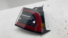⭕ 21-24 Model Y Rear Right Outer Exterior Taillight Tail Lamp 4-Pin 1502087-00-D