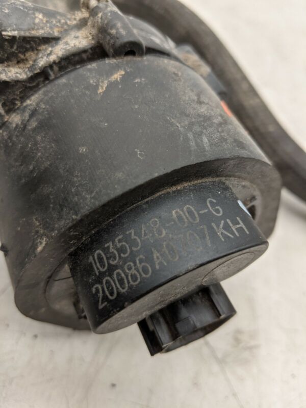 1035348-00-G 2015-2021 Tesla Model S X Front Cooling System Coolant Water Pump w/ Hose Assy