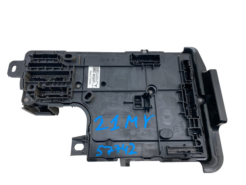 ⭕20-24 Tesla Model Y Right Low Voltage Controller Electronic Module 14