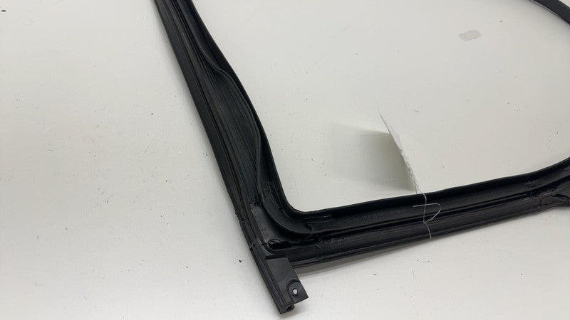 ⭕17-23 Tesla Model 3 Rear Right Door Body Weatherstrip Rubber Seal 109