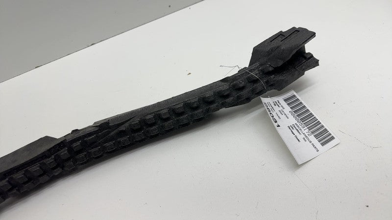 9Y0.807.666.J ⭕ 2024 Porsche Cayenne Front Passenger Right Grille Insulator Foam 9Y0807665J