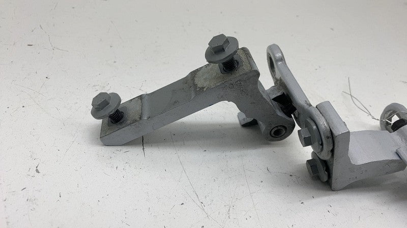 31662685 ⭕ 21-23 Polestar 2 Rear Passenger Side Right Door Hinge Upper & Lower 31662685