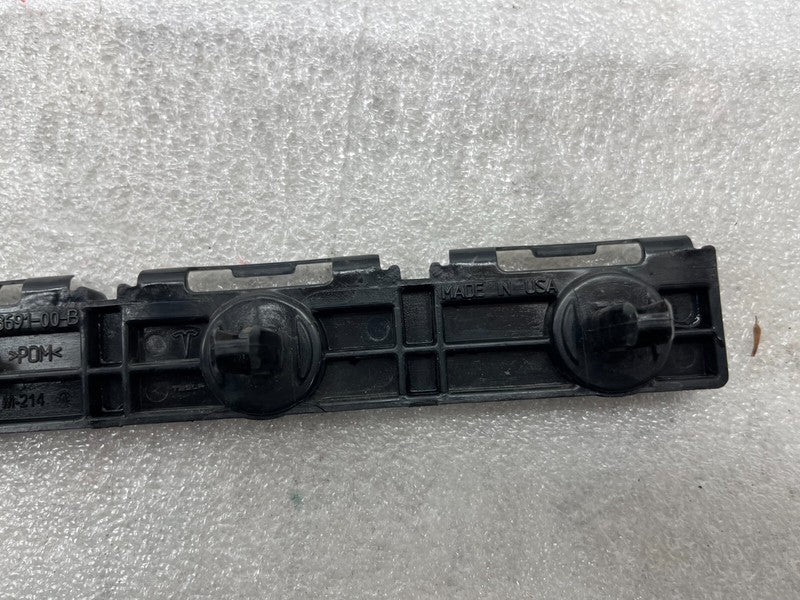 1003691 00 B ⭕12-20 Model S Rear Left/Right Rocker Panel Molding Support Bracket 1003691-00-B