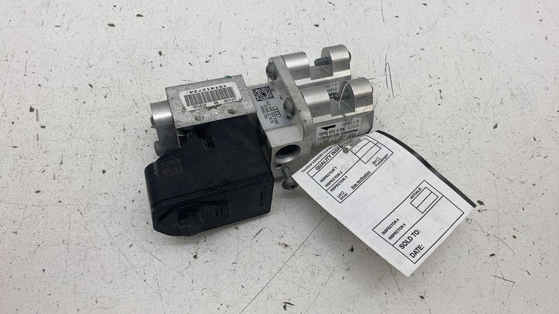 4M0 816 682 E ⭕ 19-23 Audi E-Tron Quattro Airconditioning Expansion Valve Connector 4M0816682E