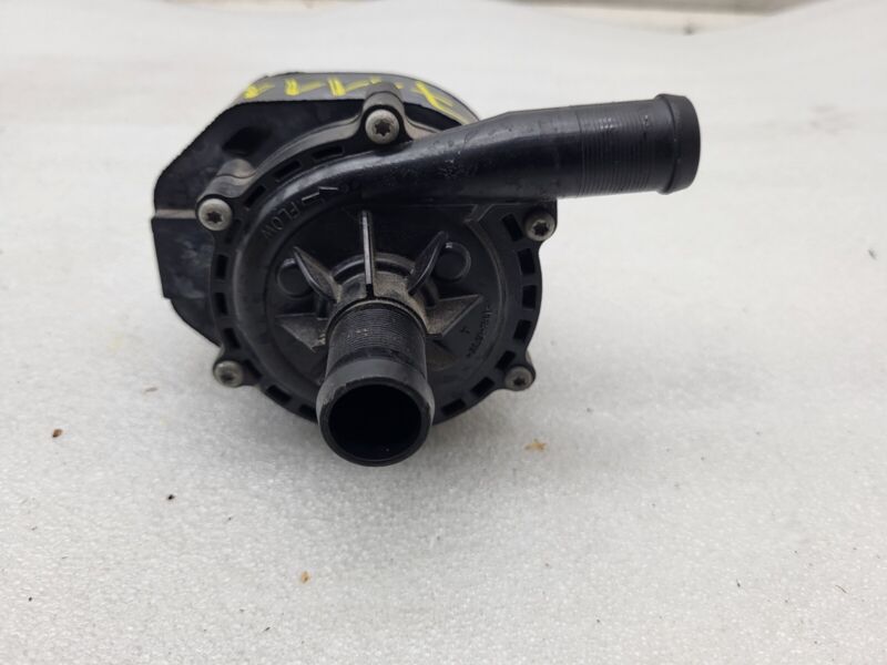 2016-2020 Tesla Model X MX Cooling System Auxiliary Coolant Water Pump Assembly