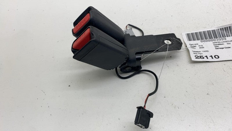 PT00040140C ⭕ 2022-2025 Rivian R1S Rear 3rd Row Center Seat Belt Safety Buckle PT00040140C