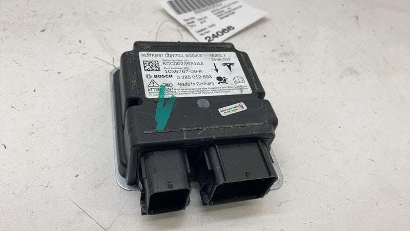 103676700A 16-20 Model X Safety Restraint Control Module Computer (Crash Data) 1036767-00-A