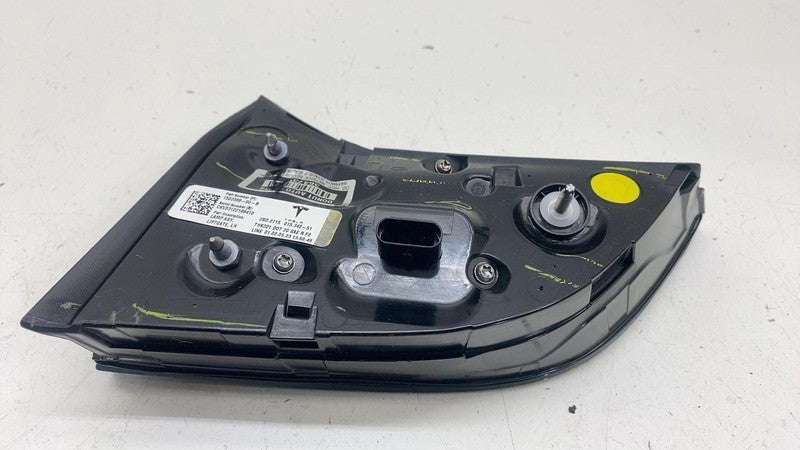 ⭕ 20-24 Tesla Model Y Rear Left Inner Taillight LED Tail Lamp 4-Pin 15