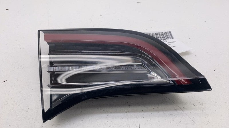 107740190D ⭕ 2017-2023 Model 3 Rear Left Inner Taillight LED Tail Lamp 3-Pin 1077401-90-D