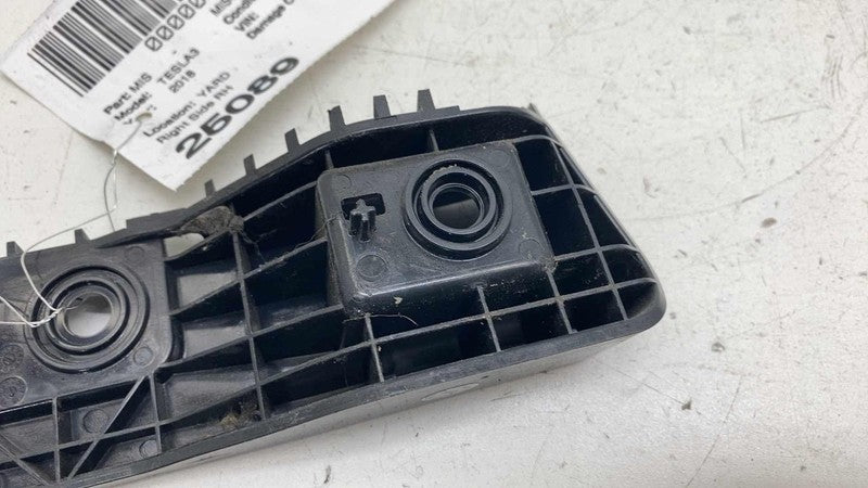 ⭕ 17-23 Model 3 Rear Right Bumper Taillamp Taillight Mount Bracket 108