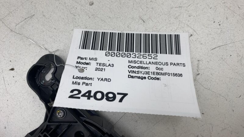 149784800E 17-23 Model Y 3 Front Right Body Controller ECU (5-Seat Type) Gen 3 1567454-00-B