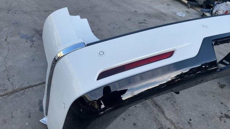 ⭕ 2018 2019 2020 2021 Lincoln Navigator Rear Bumper Cover Panel White 