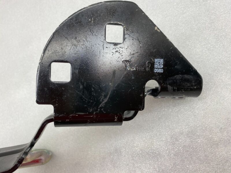 164384600A ⭕ 17-23 Tesla Model 3 Front Right Bonnet Hood Hinge Closure Assist 1643846-00-A