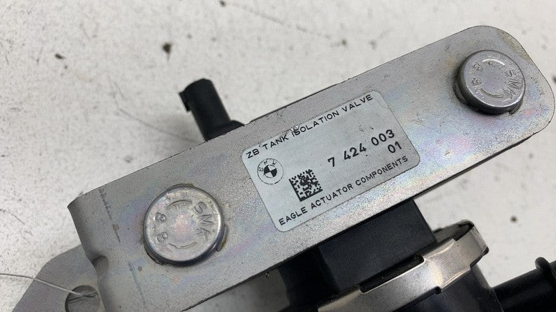 7424003 01 2018 2019 BMW 530e Emission Purge Solenoid Control Valve w/ Bracket 742400301