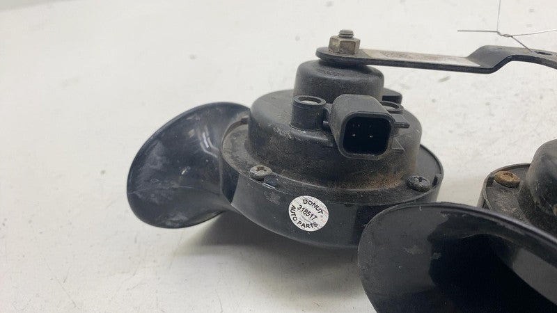 1486943-00-A ⭕ 2017-2023 Tesla Model 3 M3 High + Low Pitch Tone Horn w/ Bracket 1486943-00-A