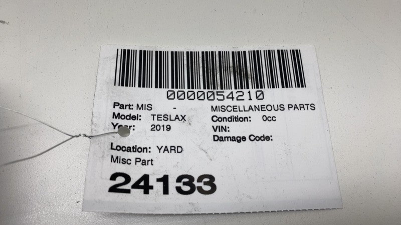 106803400C 2016-2020 Tesla Model X Rear Quarter External Air Shroud Vent Grille Extractor